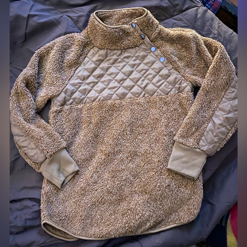 EDEN RUTH Snap Button Camel Tan Sherpa 
Womens M Pull Over Sweater Top